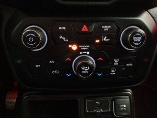 Jeep Renegade Night Eagle II 1.0G 88kW (120CV) 4x2