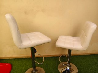 Juego de 2 Sillas de Barra Blancas
