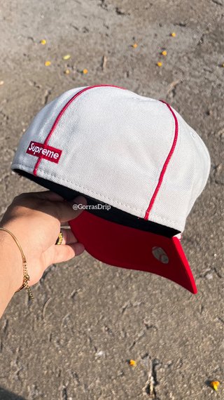 Gorra Supreme Roja y Blanca (7/1-8)