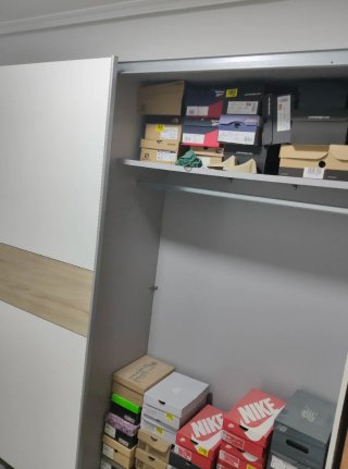 Armario grande puertas correderas blanco y madera
