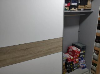 Armario grande puertas correderas blanco y madera