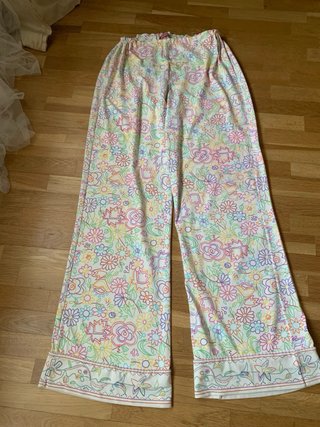 Conjunto Pantalón y Camiseta Flores, dibujó colres