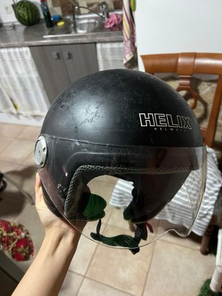 Cascos de moto uno negro S y otro gris XL