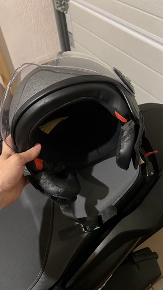 Cascos de moto uno negro S y otro gris XL