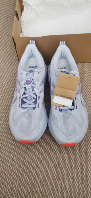 Asics Novablast 5 Talla 42.5 Nuevas