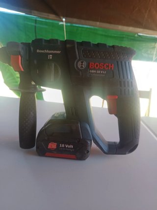 Taladro percutor Bosch 18V