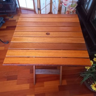 Mesa de exterior plegable.
