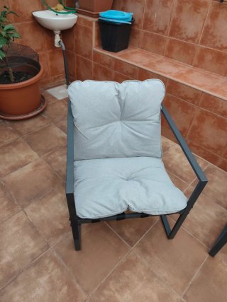 Conjunto jardín: 2 sillones, sofá y mesa