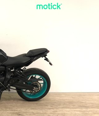 YAMAHA MT-07 (A2) (ESCAPE ARROW)