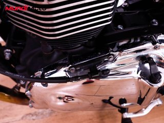 TRIUMPH BONNEVILLE T100