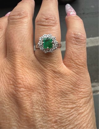 Anello oro bianco 18 kt smeraldo e brillanti