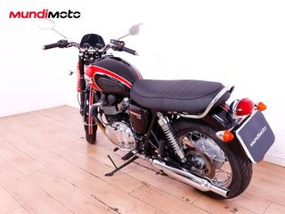 TRIUMPH BONNEVILLE T100