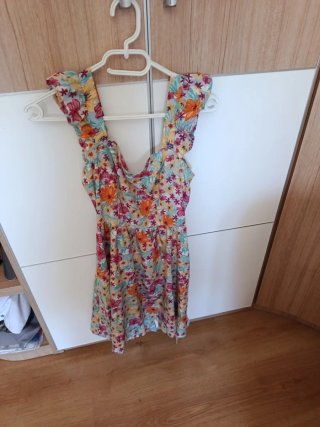 Vestidos florales y faldas elige el q te guste,S