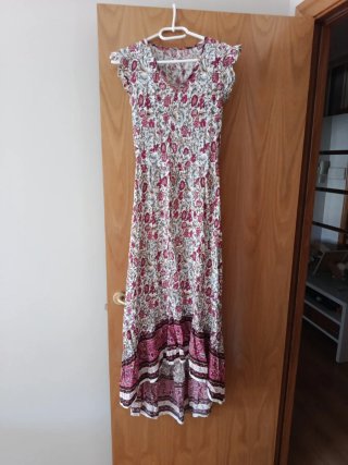 Vestidos florales y faldas elige el q te guste,S