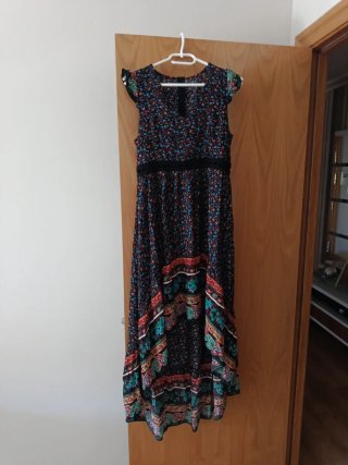 Vestidos florales y faldas elige el q te guste,S