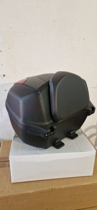 Baúl Yamaha 39L Negro con Llave