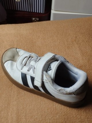 Zapatillas Adidas Blancas y Negras Velcro unisex