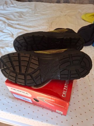 Zapatos seguridad Cofra Talla 43 sin estrenar
