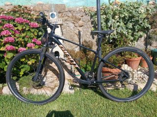 Bicicleta Giant Roam 4 Disc Híbrida - TALLA S