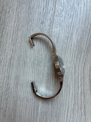 Reloj Gucci 105 Mujer Esfera Negra Acero