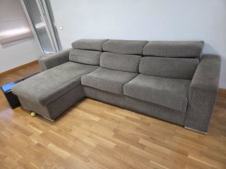 Sofá chaise longue gris tela