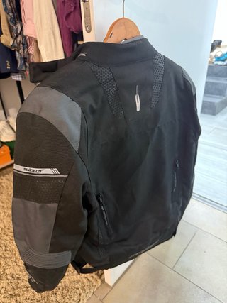 Chaqueta de moto negra