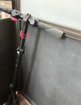 Patinete eléctrico negro