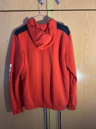 Chaqueta Puma Roja y Negra con Logo