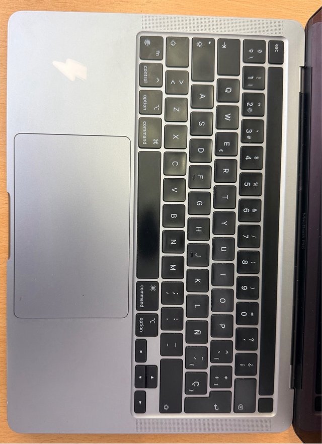MacBook Pro M2 16GB Plata
