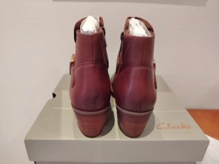 Botines Clarks Marrones Mujer