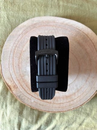 Reloj Citizen Caballero Negro y Azul eco-drive