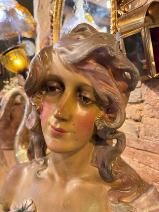 Gran Busto Modernista Antiguo . Escultura