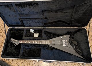 Guitarra Eléctrica Jackson V Negra