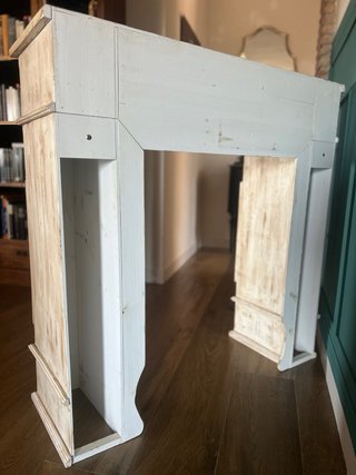 Consola de chimenea de madera