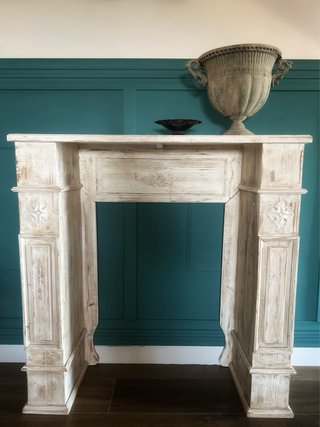 Consola de chimenea de madera