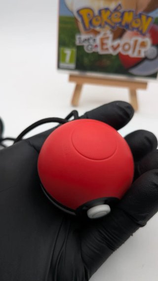 Pokémon Let's Go Eevee + Poké Ball Plus