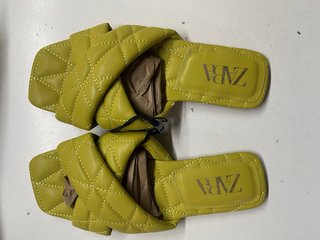 Chanclas Zara Pistacho Talla 36