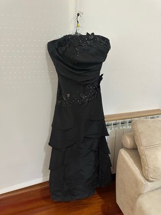Vestido fiesta sin tirantes negro