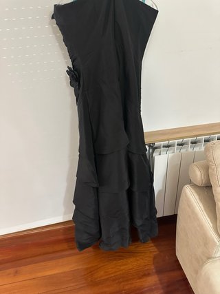 Vestido fiesta sin tirantes negro