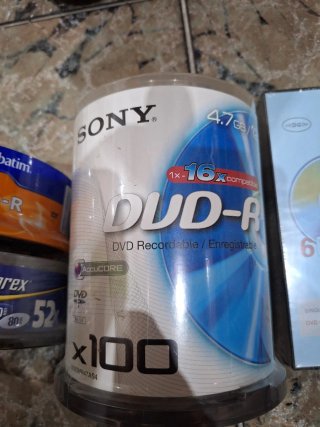 Lote de CDs y DVDs (Memorex, Sony, Verbatim)