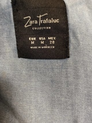 Chaqueta vaquera Zara tachuelas