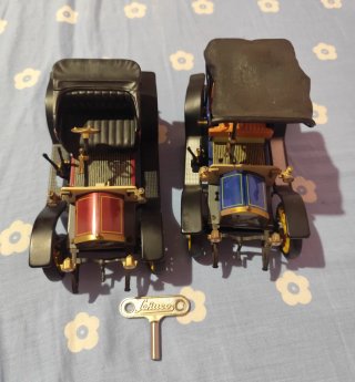 2 Coches de Cuerda Opel 1228