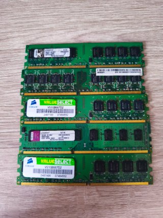 Memorias RAM DDR3 2GB y DDR2 de 1 gb