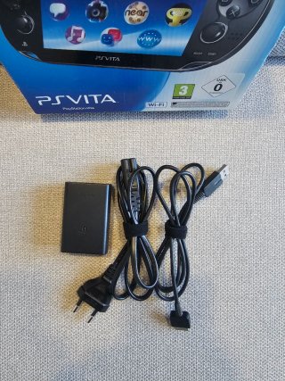 PlayStation Vita OLED PCH-1004 OLED completa