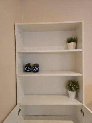 Librería IKEA BILLY blanca con puertas