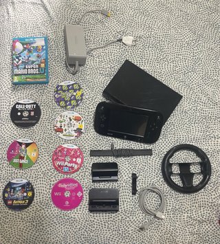 Nintendo Wii U Negra con Juegos y Accesorios