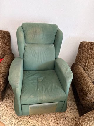 Se regala sofa y butacas