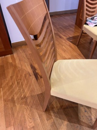 Sillas de comedor de madera y tela