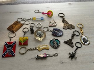 Llaveros antiguos variados