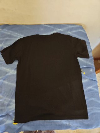 Camiseta Horimiya Negra Pintada a Mano